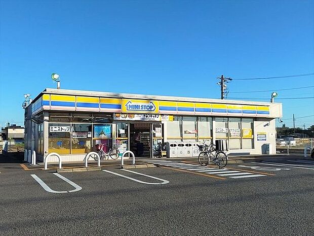 ミニストップ江南高屋町店 550m