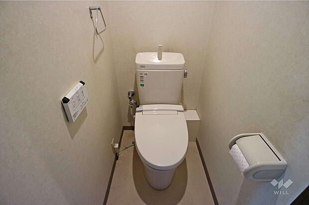 2018年製の温水洗浄便座付きトイレ。