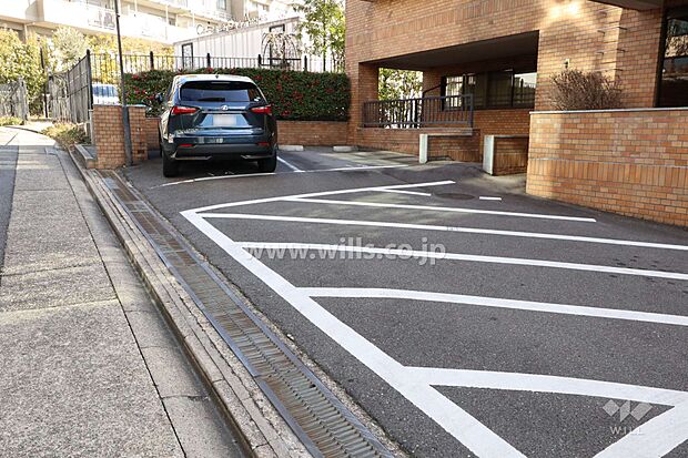 敷地内駐車場(屋外平面式)