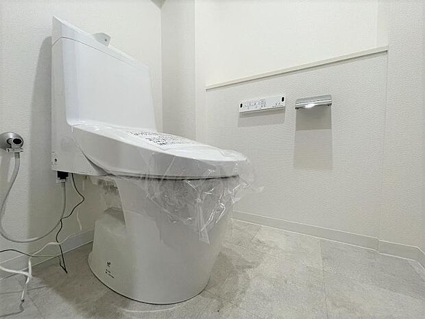 最新型のウォシュレット完備トイレ！汚れが付きにくいです！