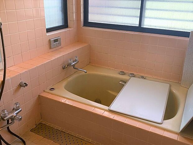 「浴室」■足も伸ばして浸かれる湯船でゆったり日々の疲れも癒して頂けますね♪