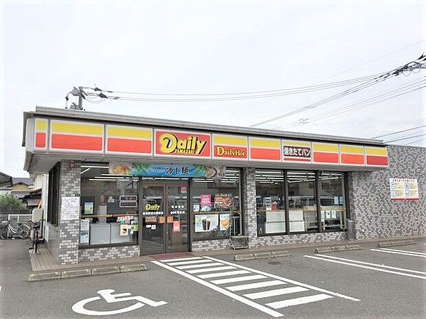 デイリーヤマザキ福岡小笹店まで約350ｍ（24時間営業）