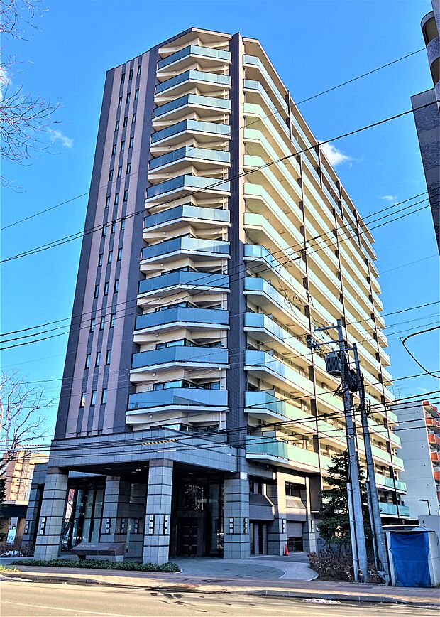 クリオ札幌北1条・サッポロファクトリーに隣接する15階建13階住戸です