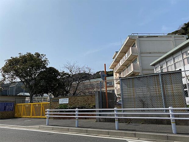 北九州市立白野江小学校（909m）