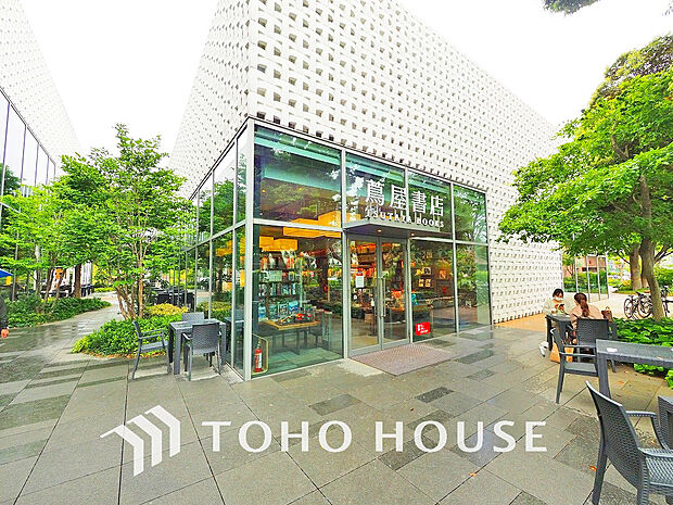 代官山 蔦屋書店　距離750ｍ