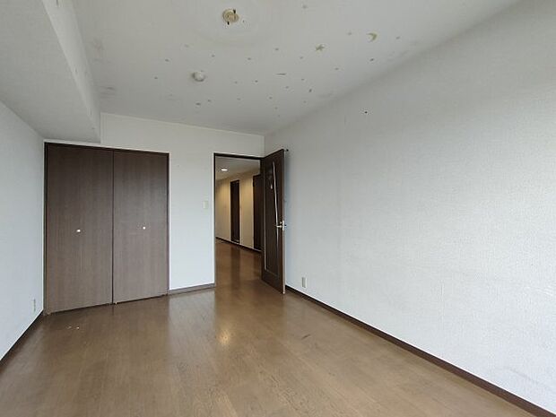 ・bedroom　8.7J　家具に合わせて表情を変える、シンプルなルームデザインです。