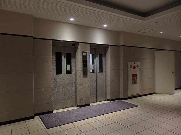 1階　エレベーターホール