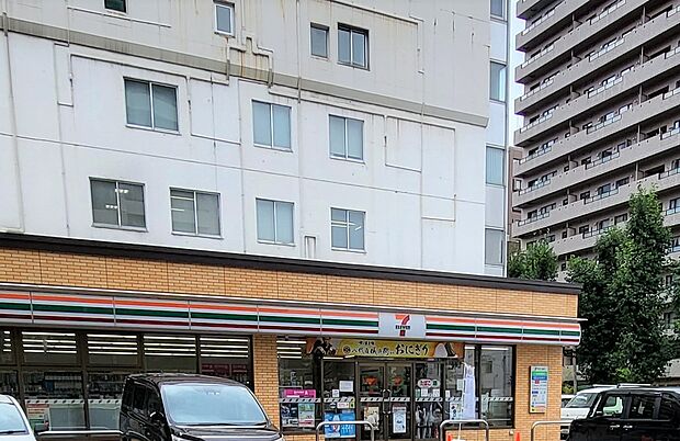 セブンイレブン札幌北2条西13丁目店（徒歩1分　約80ｍ）