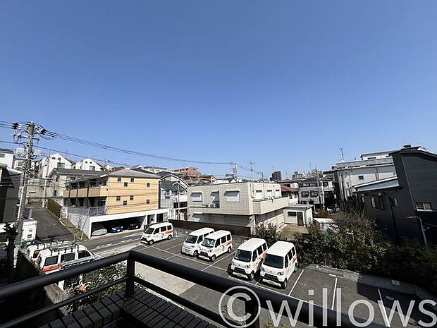 眺望の良い部屋で新生活をしてみませんか？青空がみえたり、眺望や窓からの景色が良いと、家で過ごす時間も快適なものとなります。