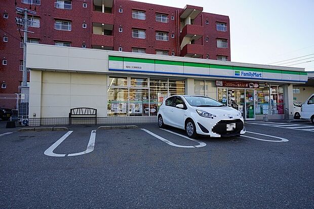 ファミリーマート　福岡二又瀬新町