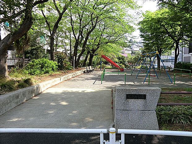 篠原町公園　61ｍ