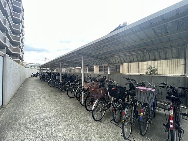 屋根がついているので雨の日も安心！カバーいらずです。