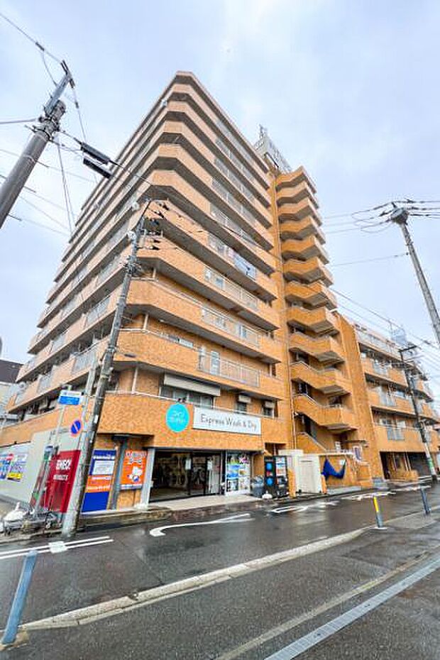 豊かな居住性とクオリティが見事に調和した住空間は住まうことの喜びを感じさせてくれます。