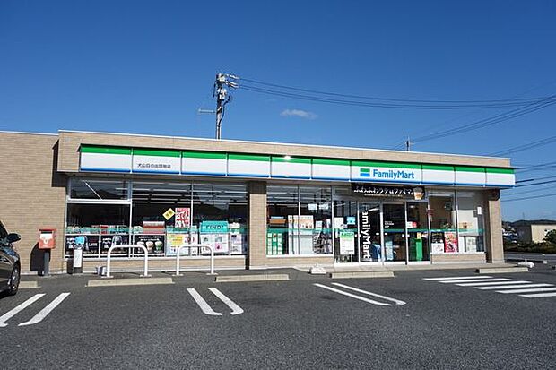 ファミリーマート 犬山日の出団地店 520m