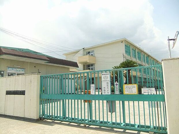 枚方市立田口山小学校 270m