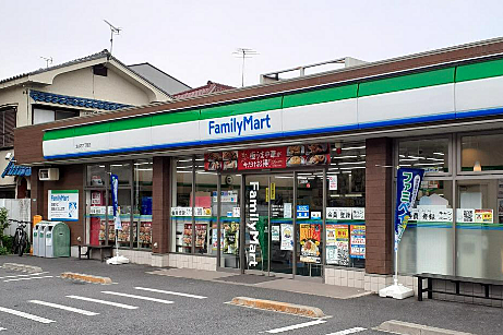 ファミリーマート北小岩六丁目店まで620m