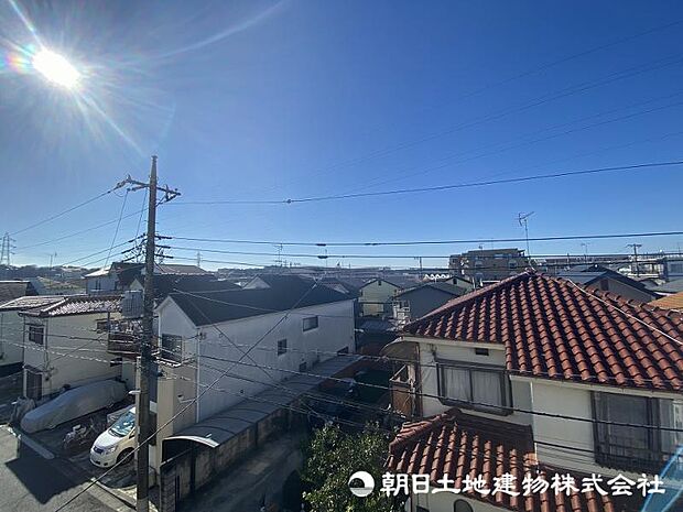 3階バルコニーからの眺望！落着いた雰囲気の住宅街が広がります！