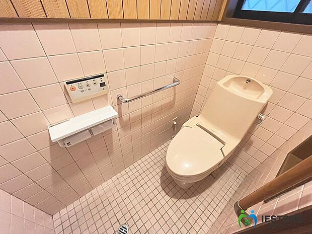 【トイレ】温水便座洗浄便座ですので、寒い日も温かい便座で安心して使用していただけますよ！