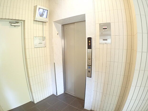 ■中の様子が確認出来るモニター付きエレベーター♪