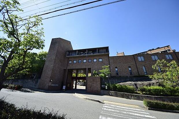 【大学】神戸松蔭女子学院大学まで112ｍ