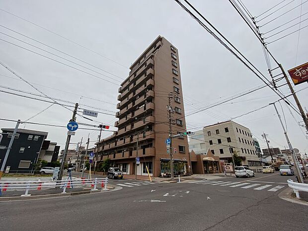 地下鉄桜通線「鶴里」駅まで徒歩約5分！12階建ての10階に位置しています