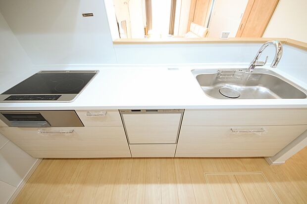 同仕様ご参考写真　 キッチンには食洗機を搭載しました　 日々の家事の手間を低減してくれます。