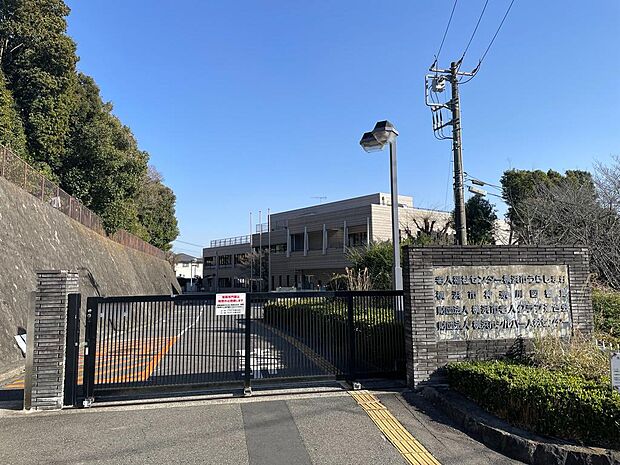 横浜市神奈川図書館　80ｍ徒歩1分