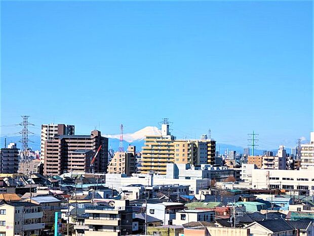 天気の良い日は富士山まで見通すことができます。