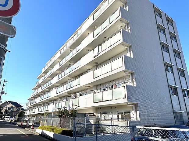 鴻巣駅徒歩19分！お買物にも便利な住環境に佇む大切なペットと暮らせるマンション