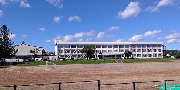 東陵中学校東陵中学校 530m