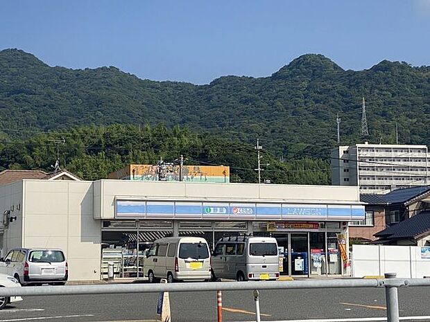 コンビニ ローソン下関競艇場前店 320m