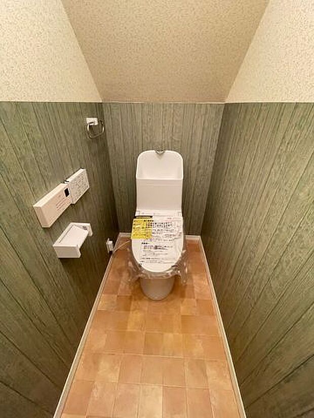 2階トイレも新調しております。