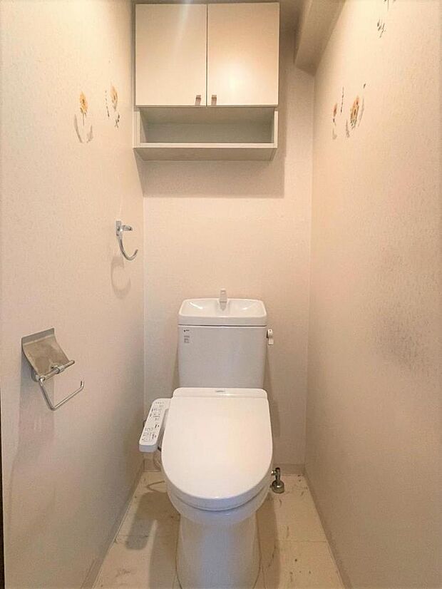 【リフォーム中でも内覧可】トイレの写真です。トイレはクリーニング、天井と壁はクロス張替、床はクッションフロア張替をする予定です。