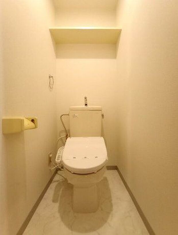 トイレ※この画像は同じタイプの他号室の参考写真です