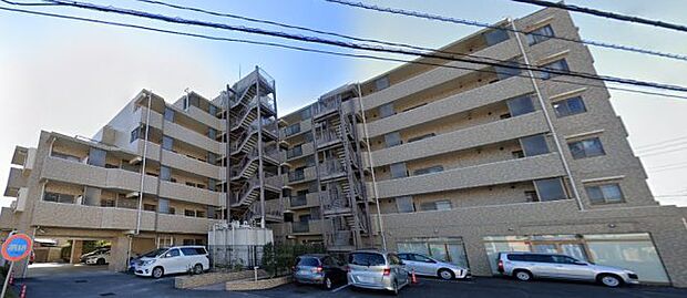 「ローヤルシティ鴻巣」7階建てマンション、JR高崎線「鴻巣」駅より徒歩15分の立地
