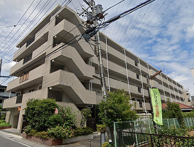 「武蔵浦和第3ローヤルコーポ」5階建てマンション、JR埼京線・武蔵野線「武蔵浦和」駅より徒歩14分の立地
