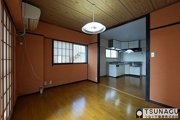 DK横約6帖の洋室は、一緒にお使いいただくと広いスペースを確保することが可能です！