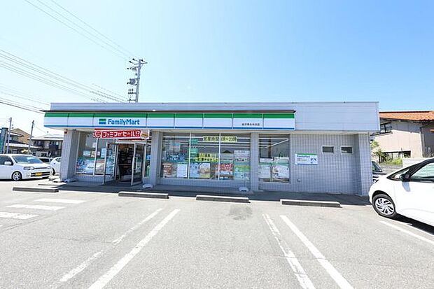 ファミリーマート金沢専光寺浜店 950m