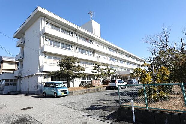 金沢市立木曳野小学校 930m