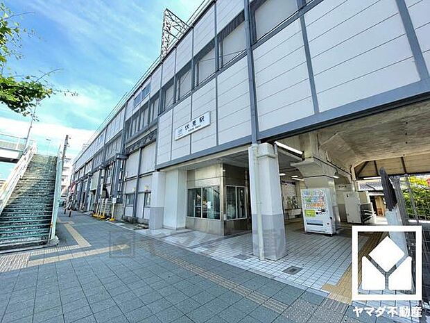 近鉄京都線「伏見」駅　徒歩16分。