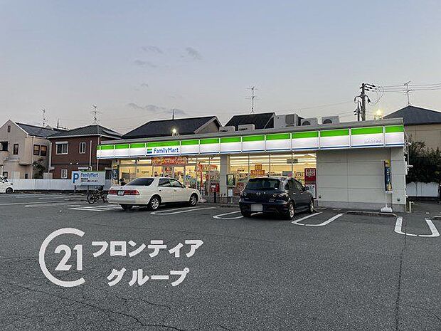 ファミリーマート山の辺の道店 徒歩8分。徒歩4分。 570m