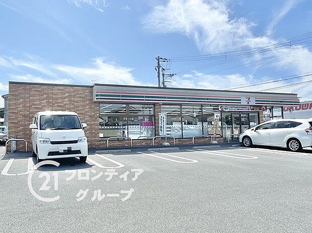 徒歩12分。セブンイレブン桜井外山店 910m