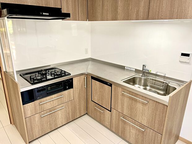 Ｌ型キッチンは動きやすく作業スペースを広く取れ機能的！