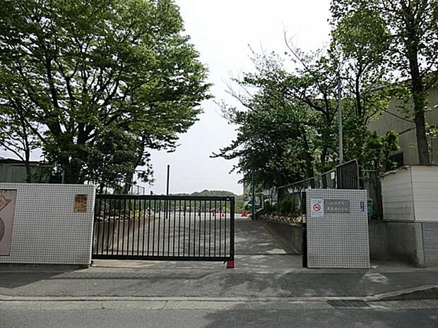 川崎市立南生田小学校　徒歩9分（約700m)