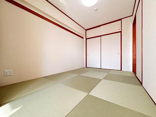 約5帖の和室です。畳のお部屋は寛げる空間ですね。