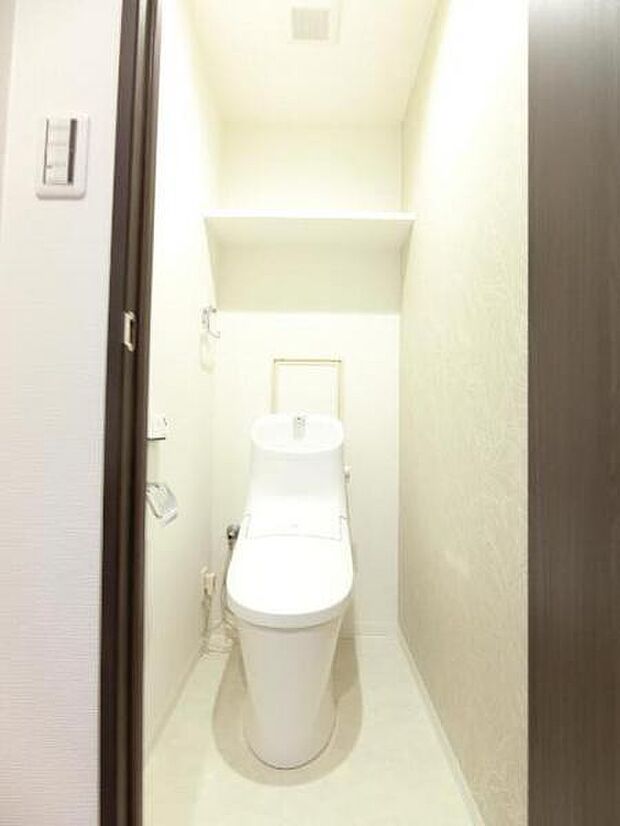 快適な温水洗浄便座付きのトイレです。