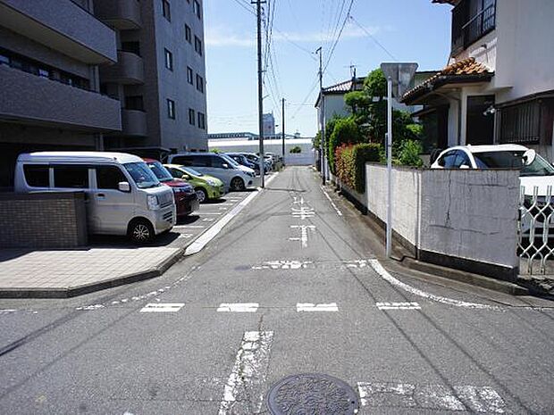 前面道路です。