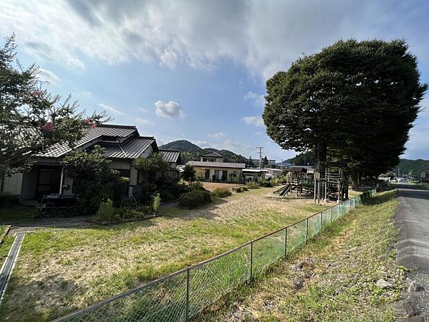 八幡ケヤキ公園まで約1780m