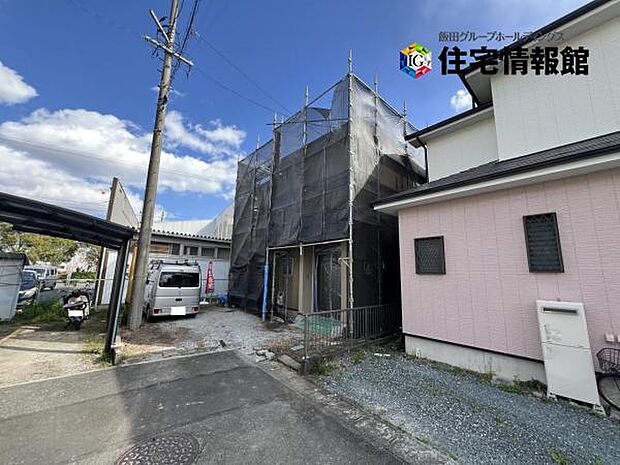 駐車2台可能なカースペース付のお住まいです。