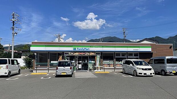 ファミリーマート 信州須坂亀倉店 760m